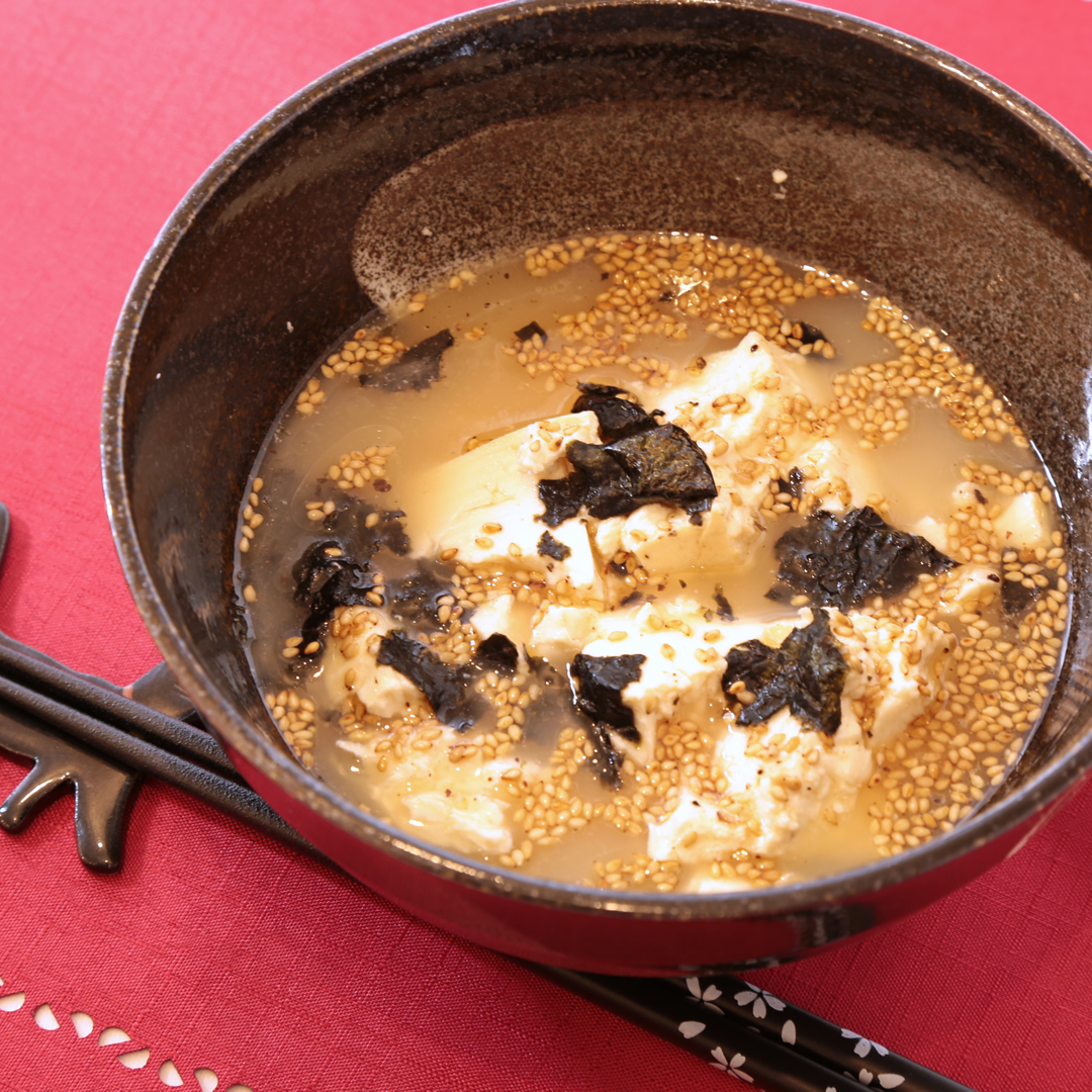 レンジで簡単、4分で完成「木綿豆腐と海苔スープ」