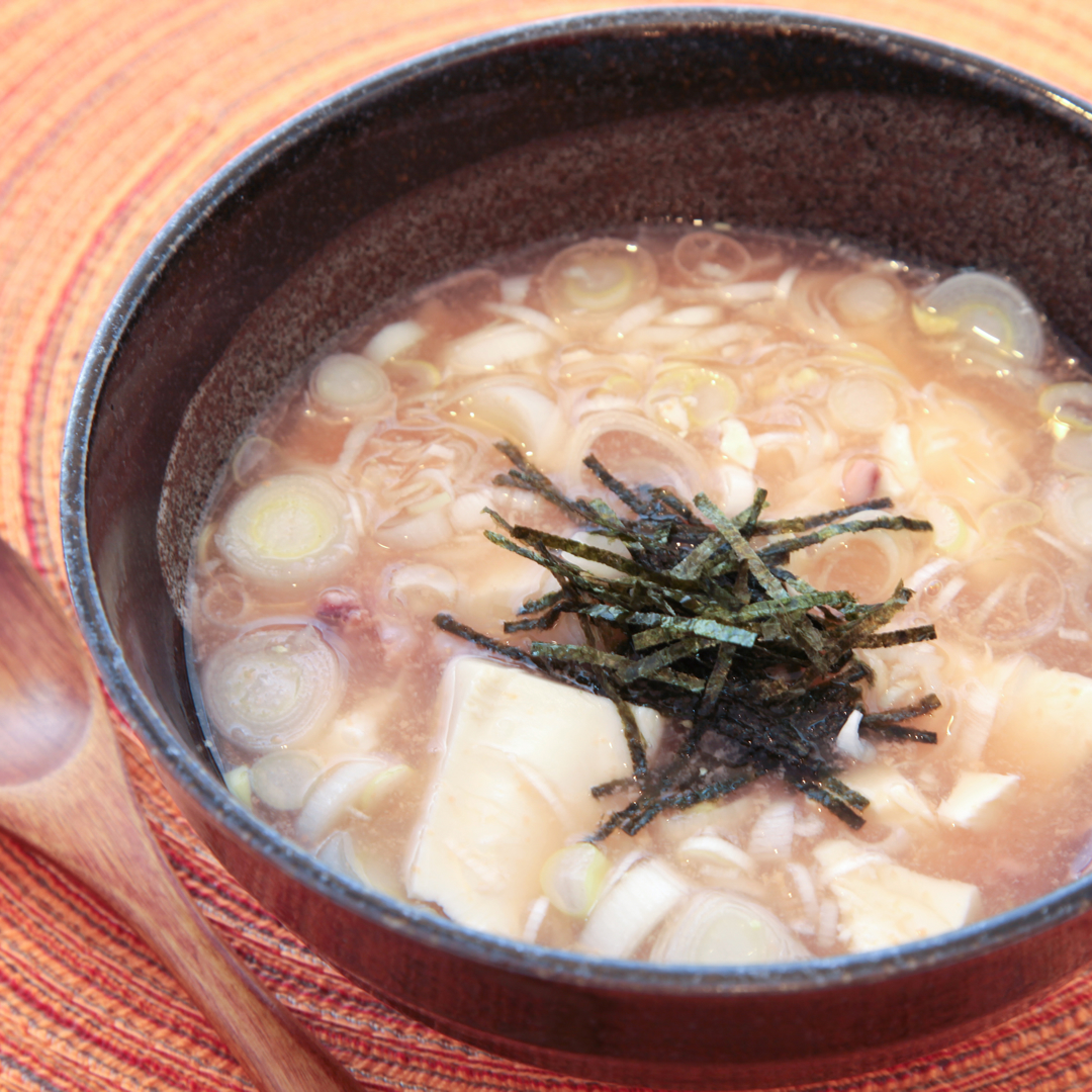 レンジで簡単、7分で完成「豆腐と塩辛のスープ」